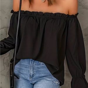 Women's NEW size medium SHEIN black fall fashion off the shoulder shirt Nwot 🏷️
